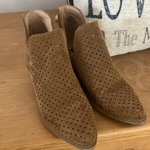 Pointed copper brown suede ankle boots